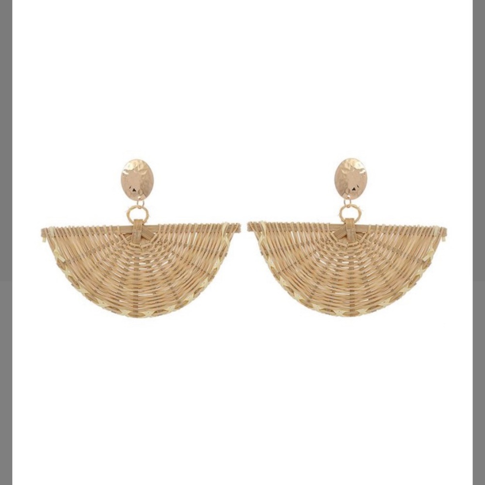 NWT Amrita Singh Rattan Earrings